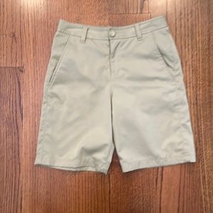 Like new Darker khaki/tan US golf short size 12.  Embroidered emblem on back.